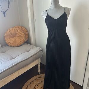 Babaton Elegant Black Pleated Dress